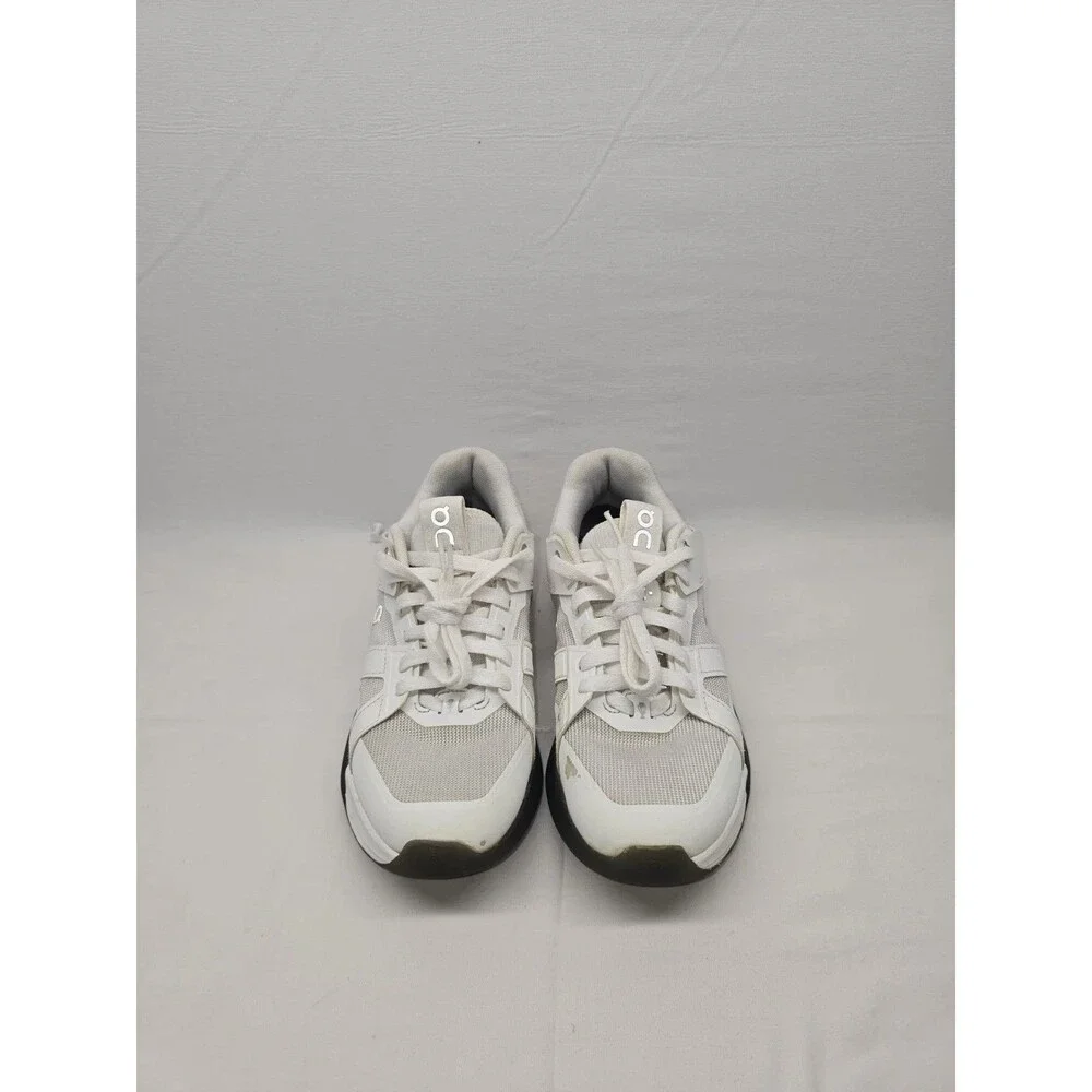 ON The Roger Clubhouse Pro Athletics Shoes Youth size 7
